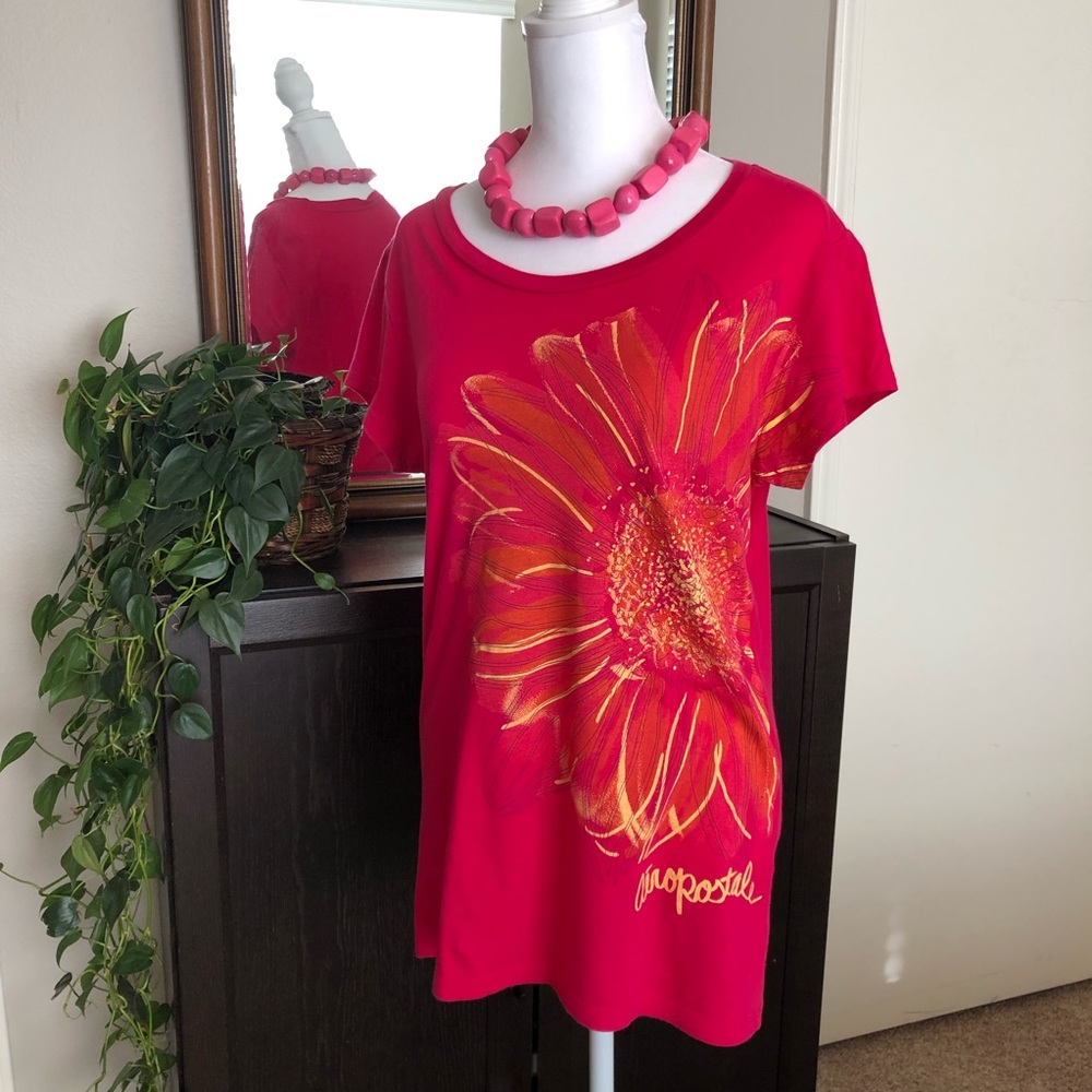🌺 3/$23 Hot Pink Aeropostale Floral T-Shirt